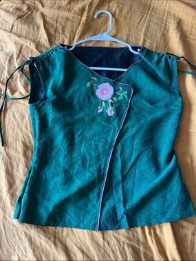 100% Xiang Yun Sha Mud Silk Green Floral Sleeveless Top